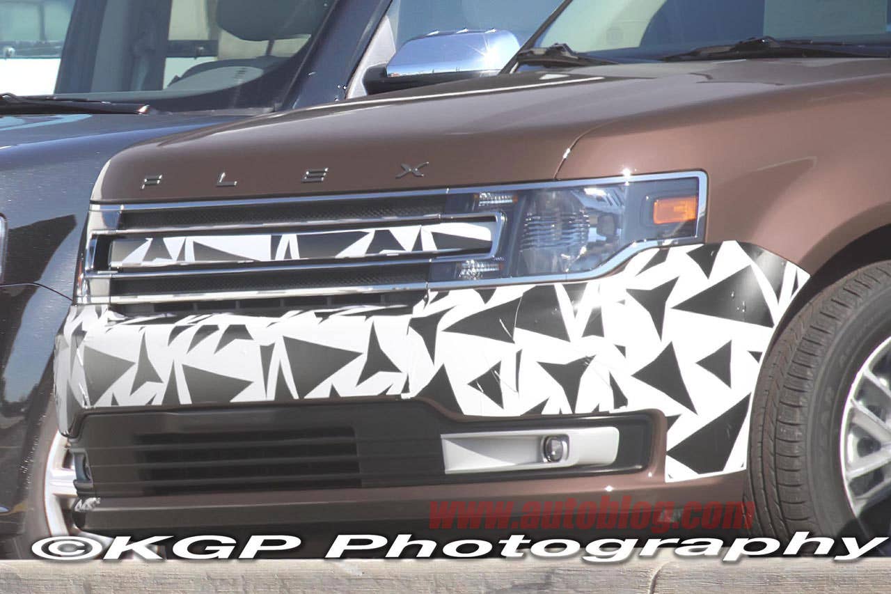Ford Flex Facelift Spy Photos front fascia