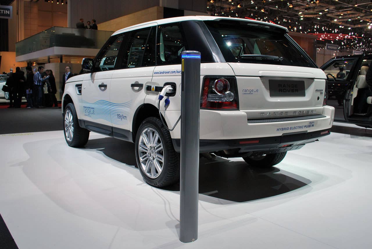 Report: Land Rover confirms first production hybrid coming in 2013 ...