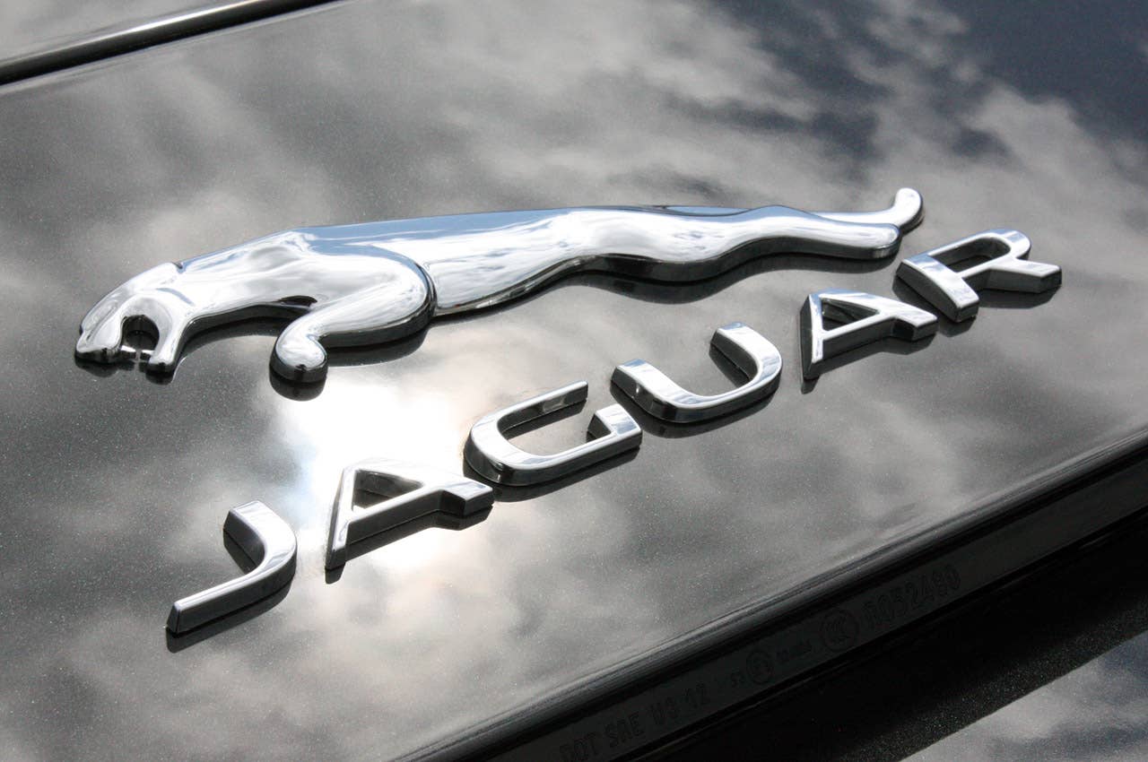 2014 Jaguar F-Type badge