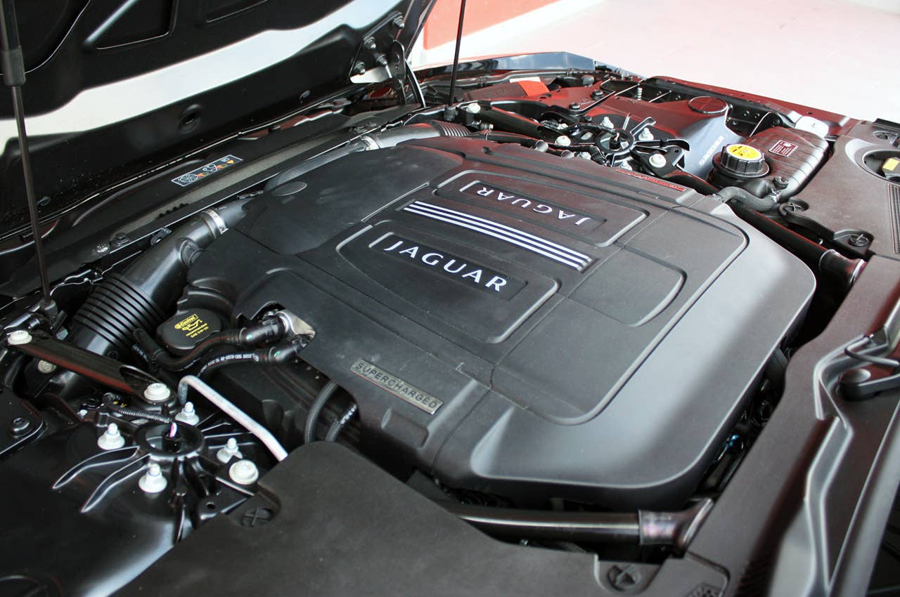 2014 Jaguar F-Type engine