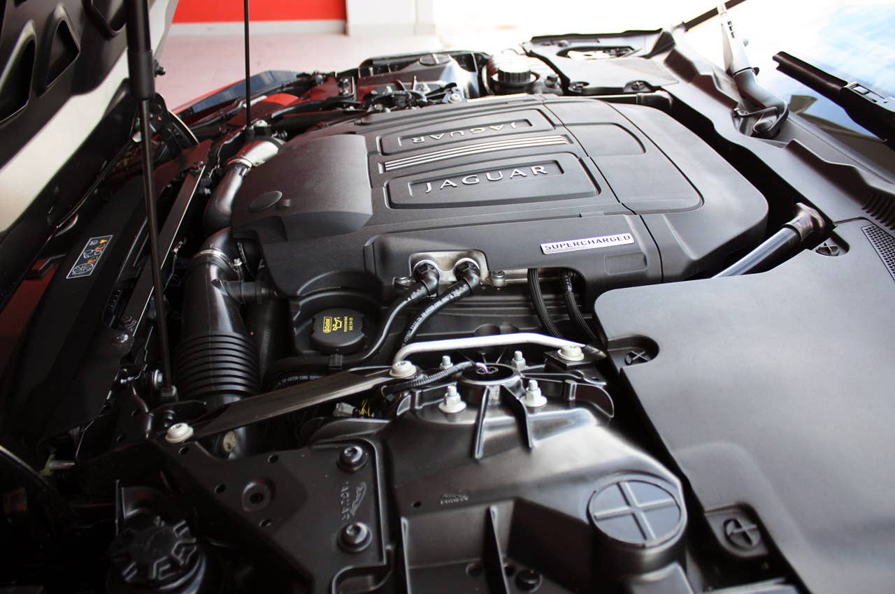 2014 Jaguar F-Type engine
