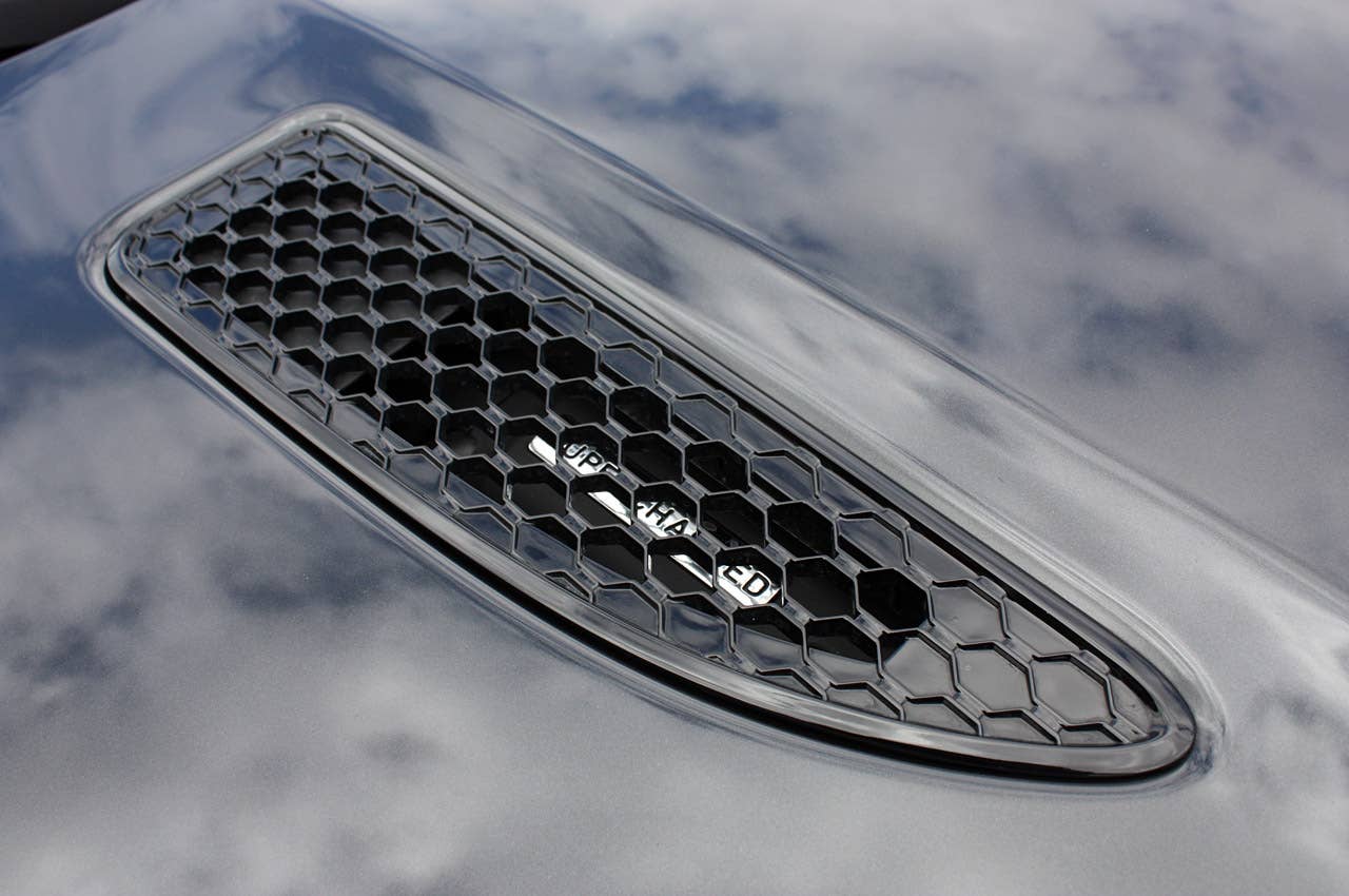 2014 Jaguar F-Type hood vent