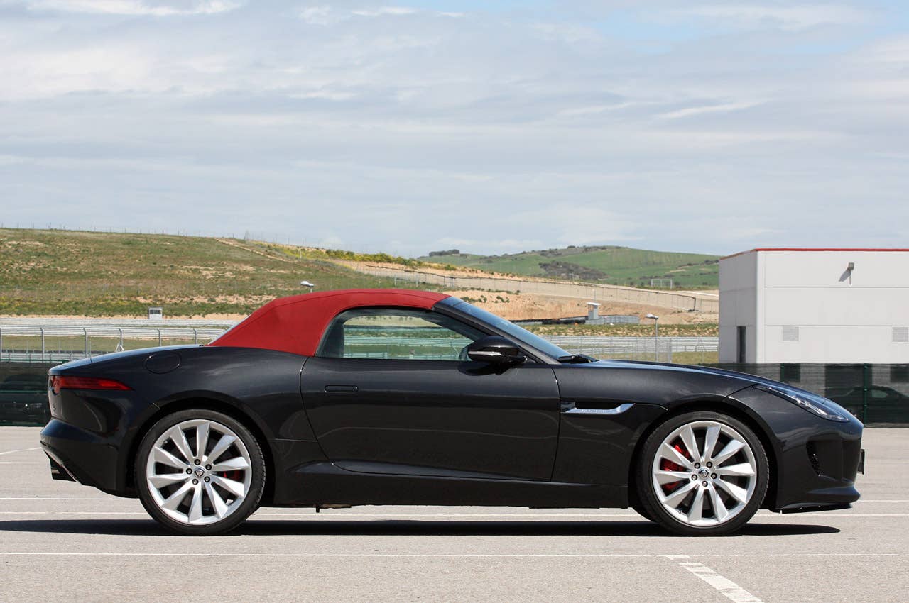 2014 Jaguar F-Type side view