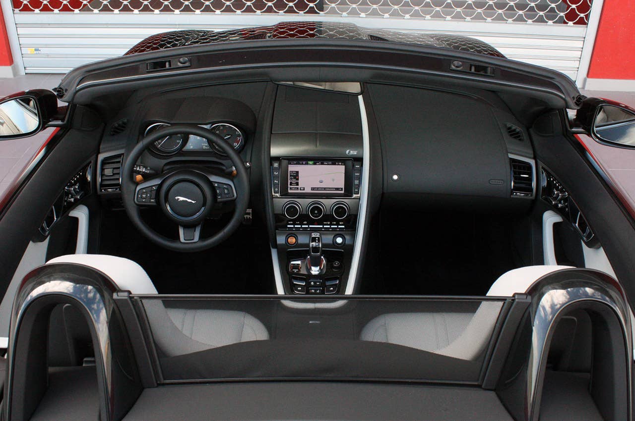 2014 Jaguar F-Type interior