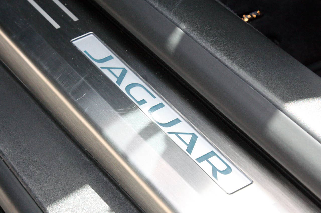 2014 Jaguar F-Type sill plate