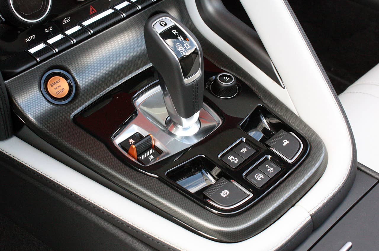 2014 Jaguar F-Type gear selector