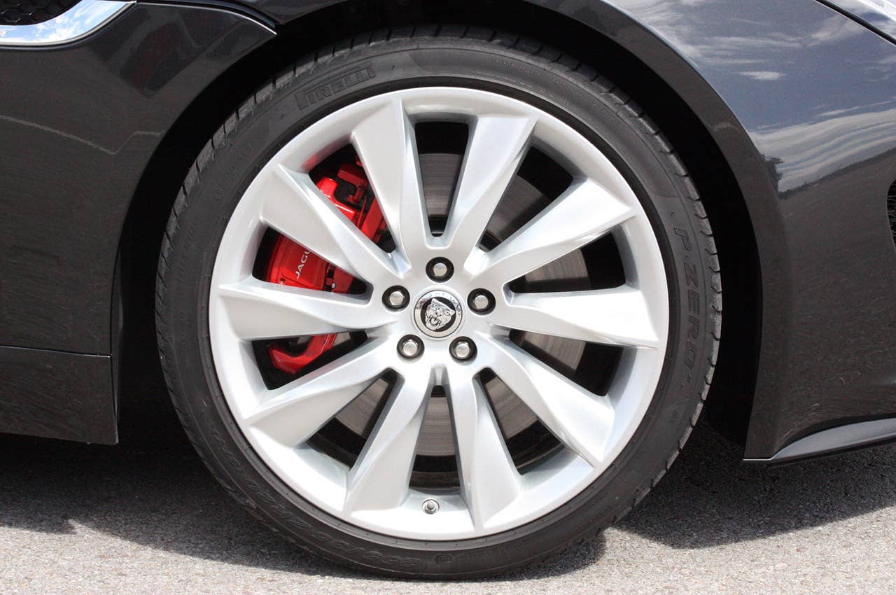 2014 Jaguar F-Type wheel