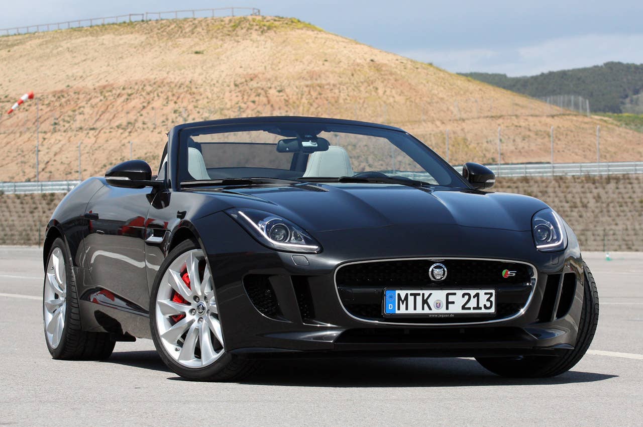 2014 Jaguar F-Type front 3/4 view