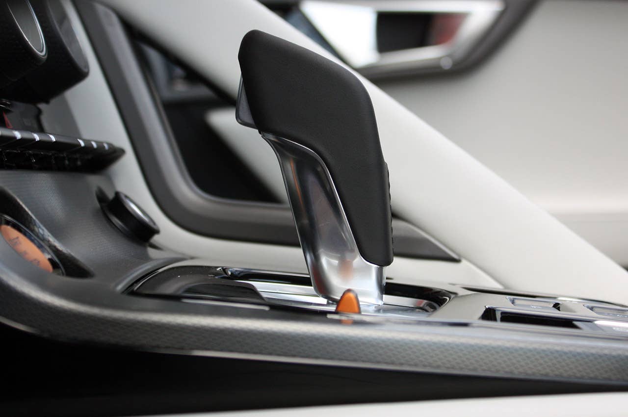 2014 Jaguar F-Type gear selector