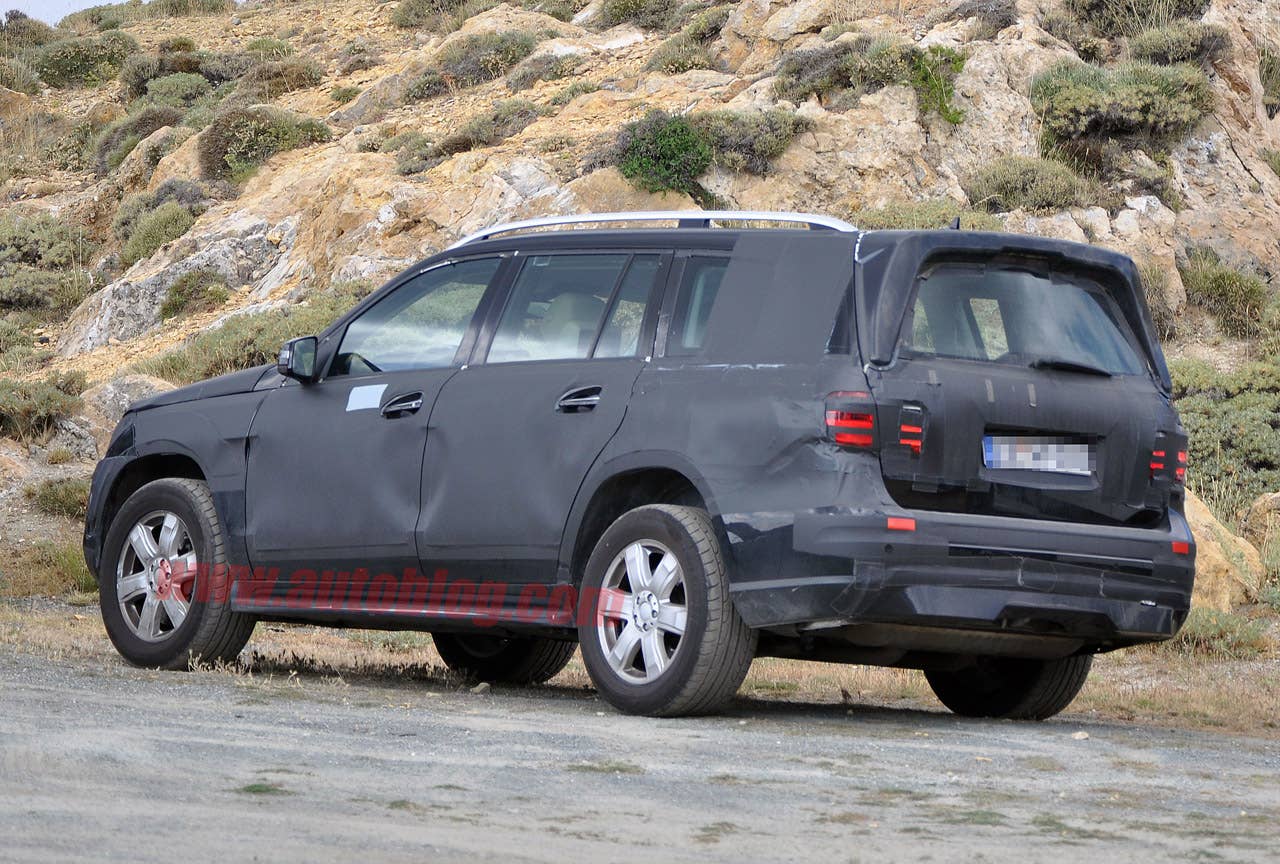 Mercedes-Benz GL: Spy Shots