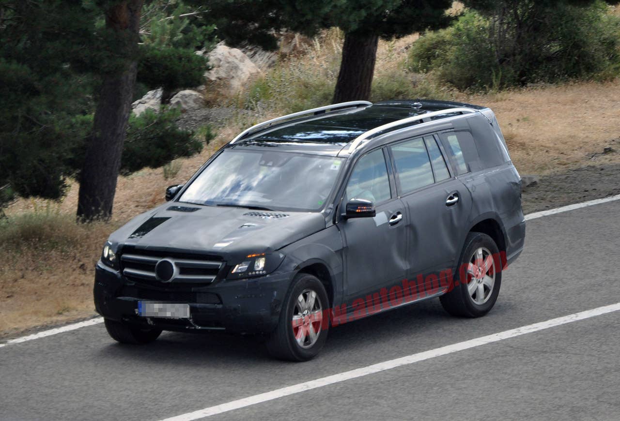 Mercedes-Benz GL: Spy Shots