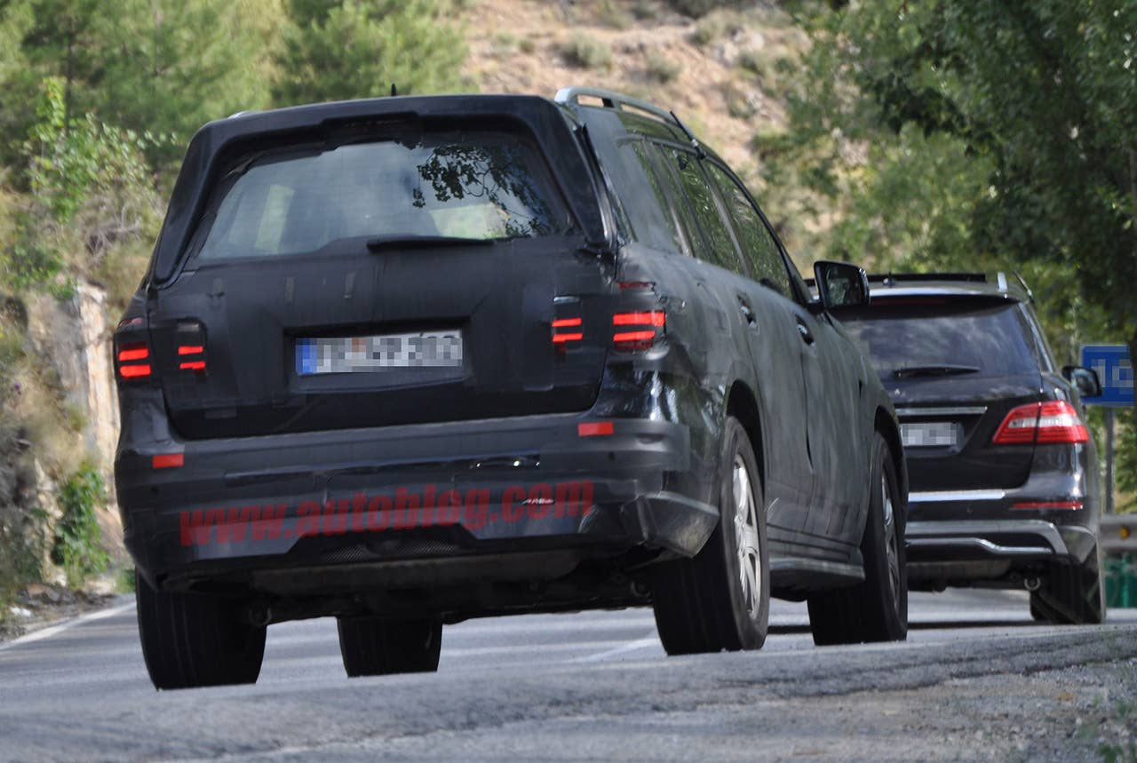 Mercedes-Benz GL: Spy Shots