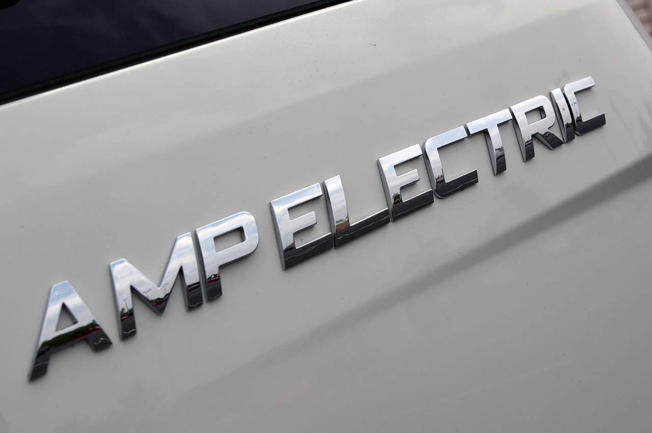 Amp Electric Mercedes-Benz ML350 badge