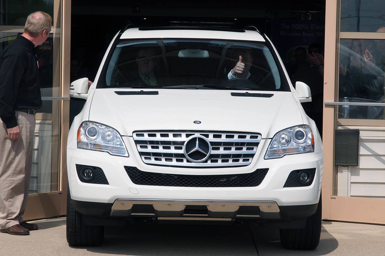 Amp Electric Mercedes-Benz ML350 introduction