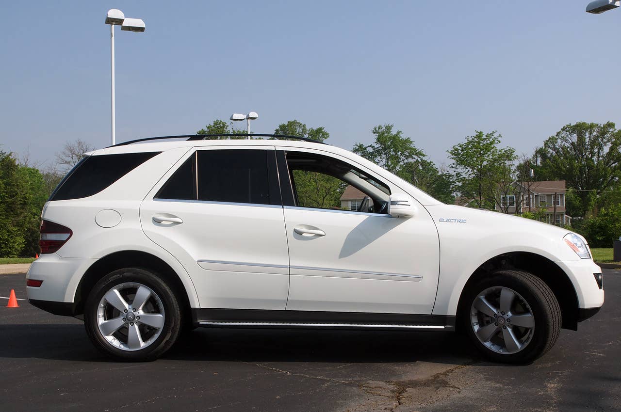 Amp Electric Mercedes-Benz ML350 introduction