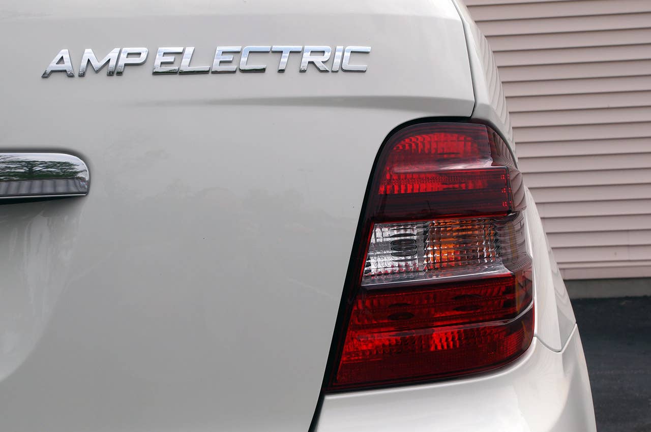 Amp Electric Mercedes-Benz ML350 taillight
