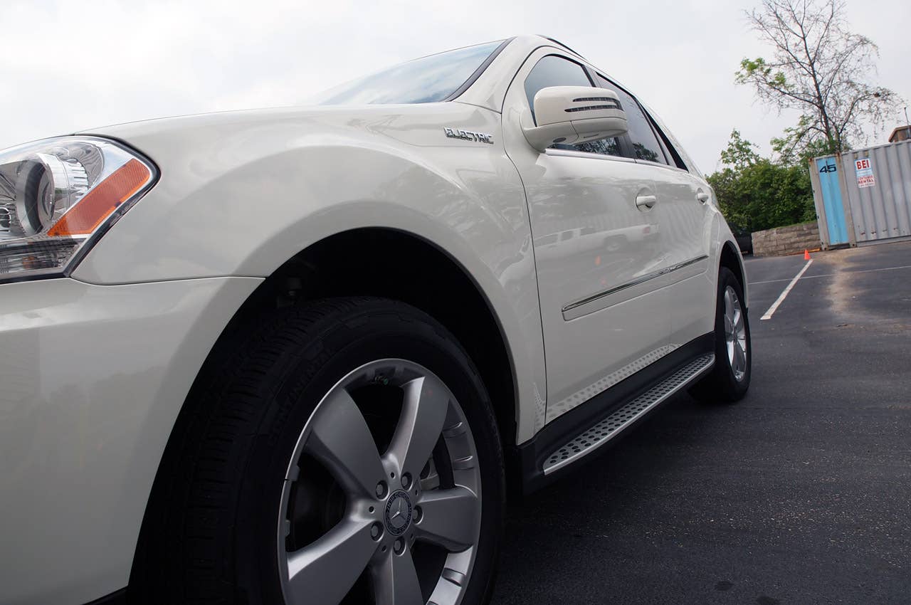 Amp Electric Mercedes-Benz ML350 side detail