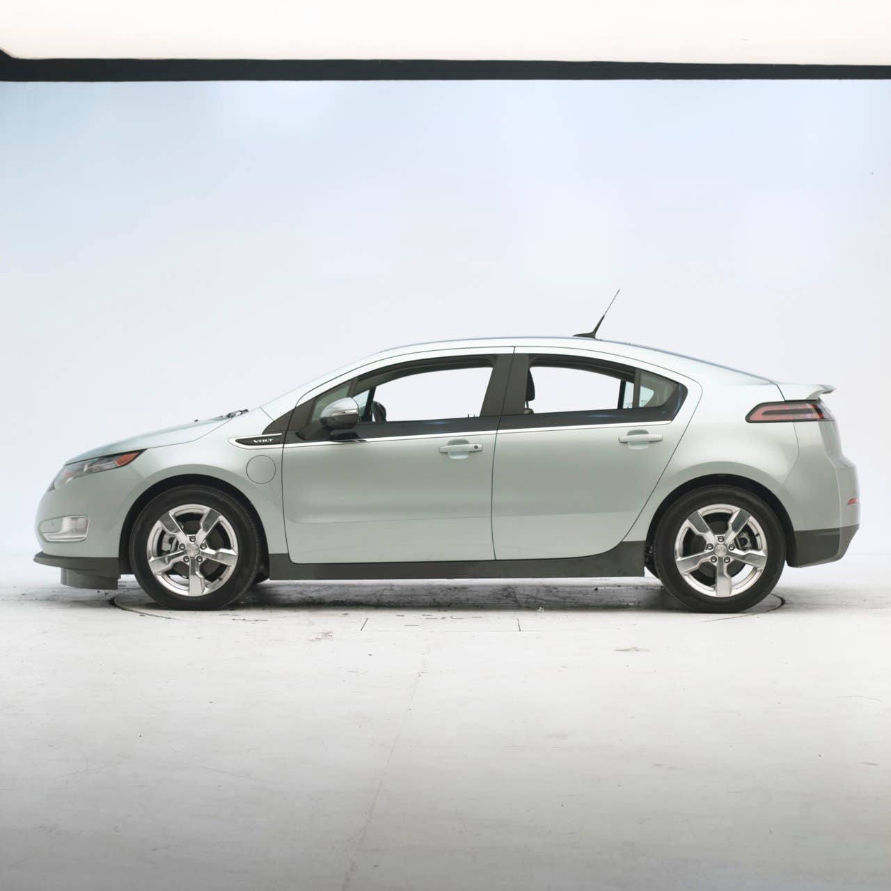 2011 Chevrolet Volt crash tests