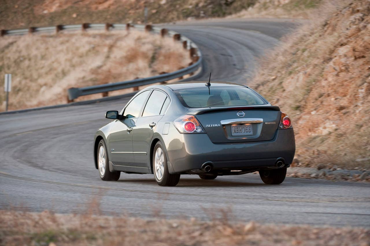 Nissan Altima Hybrid, 2010