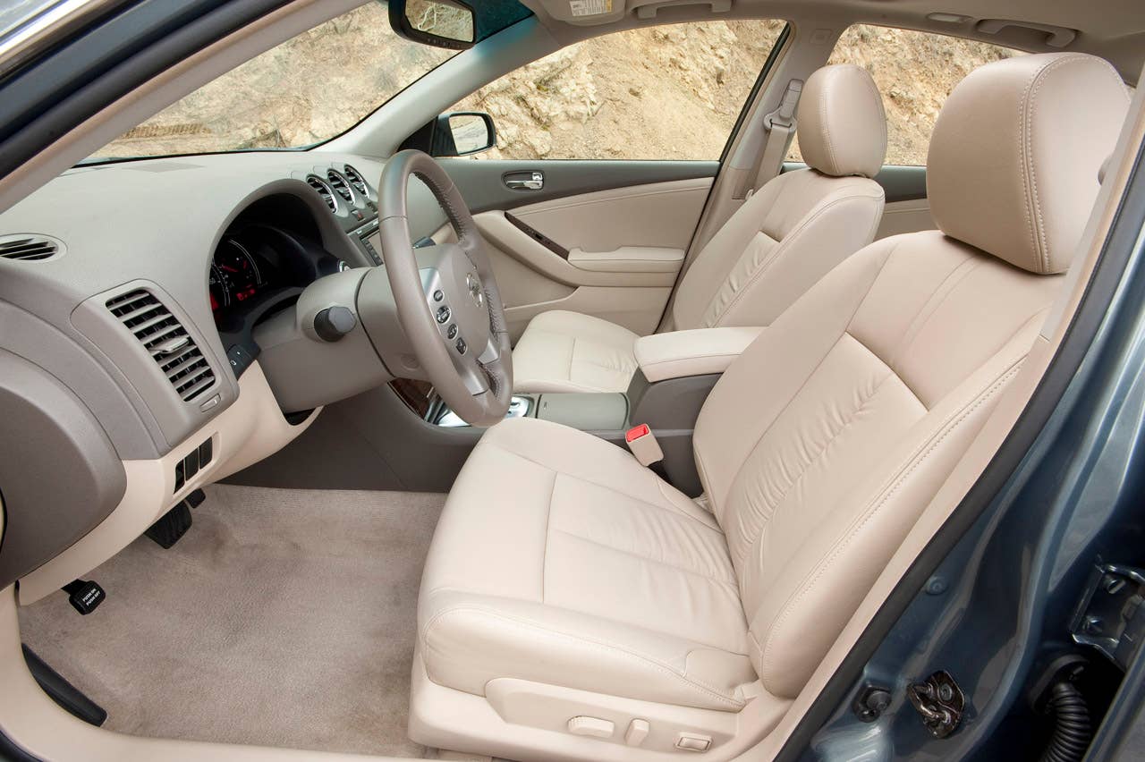 Nissan Altima Hybrid, 2010