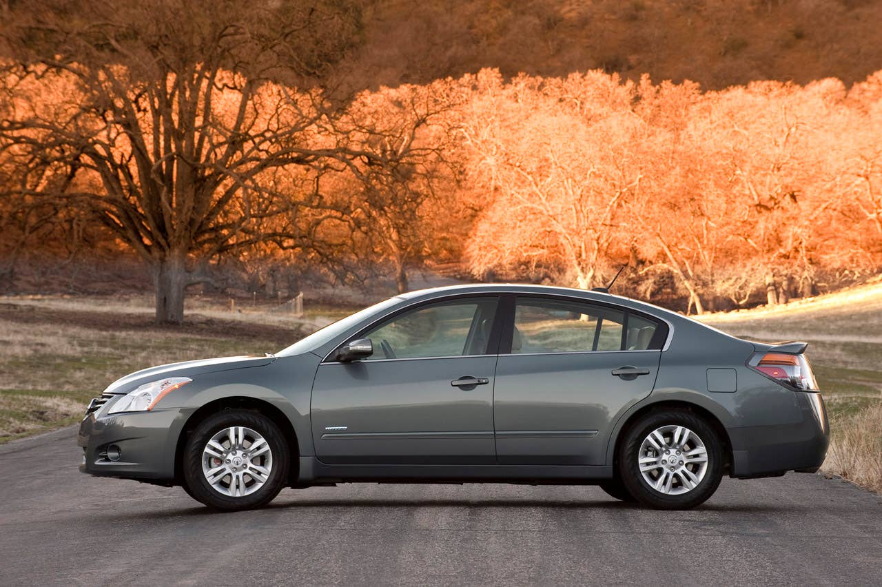 Nissan Altima Hybrid, 2010