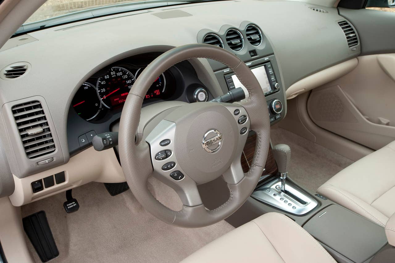 Nissan Altima Hybrid, 2010