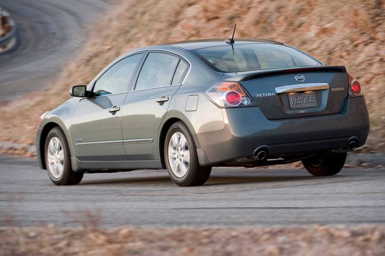 Nissan Altima Hybrid, 2010