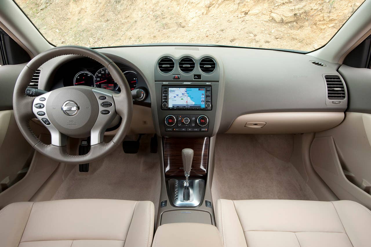 Nissan Altima Hybrid, 2010