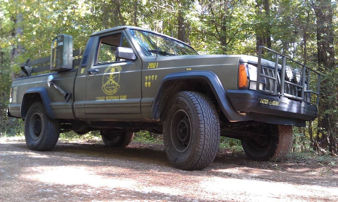 Zombie 1988 Jeep Comanche Pioneer after lift