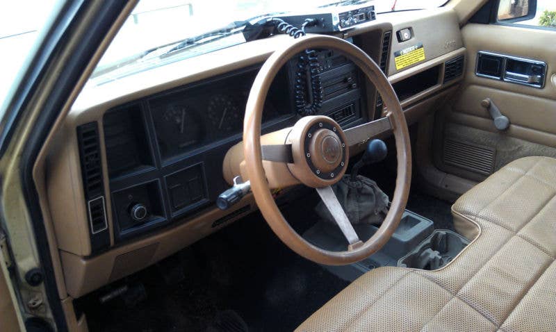 Zombie 1988 Jeep Comanche Pioneer interior