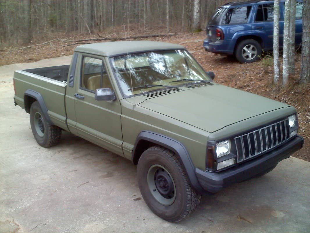 Zombie 1988 Jeep Comanche Pioneer front 3/4