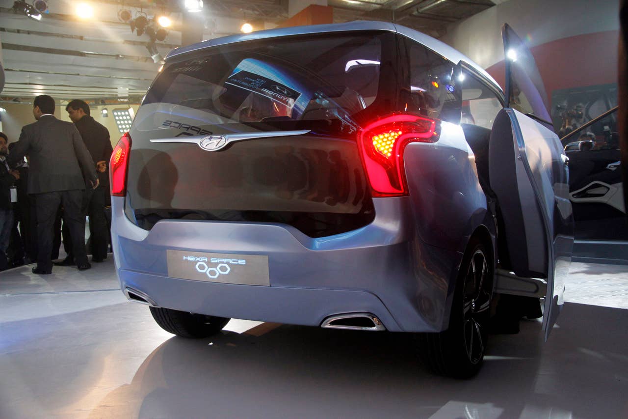 Hyundai Hexa Space/HND-7 Concept rear