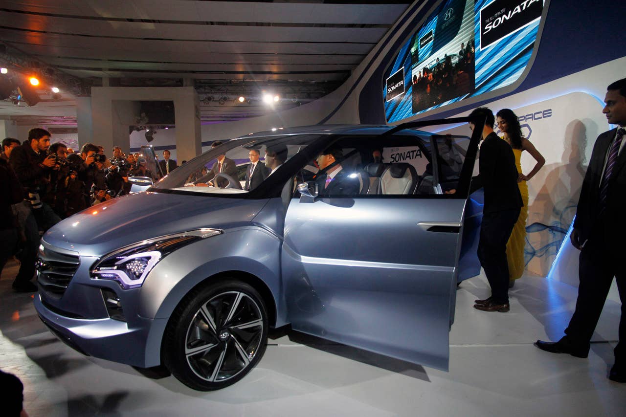Hyundai Hexa Space/HND-7 Concept front 3/4