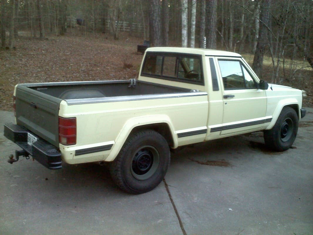 Zombie 1988 Jeep Comanche Pioneer rear 3/4