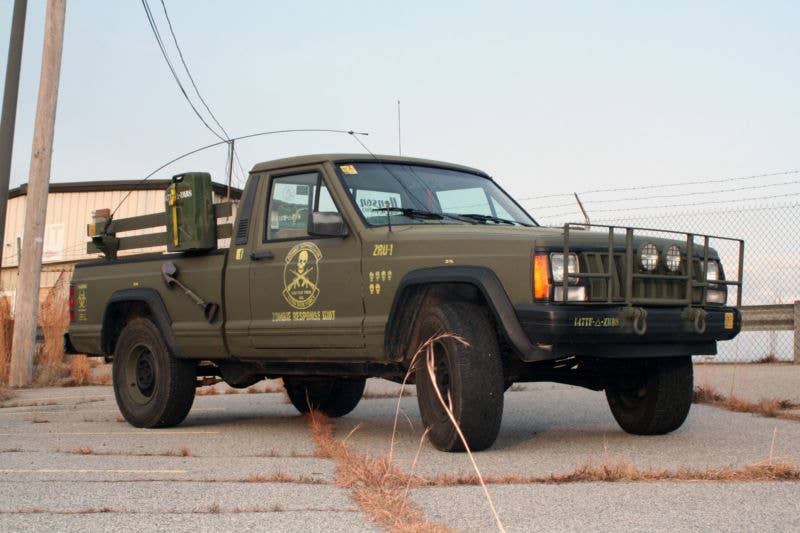 Zombie 1988 Jeep Comanche Pioneer front 3/4