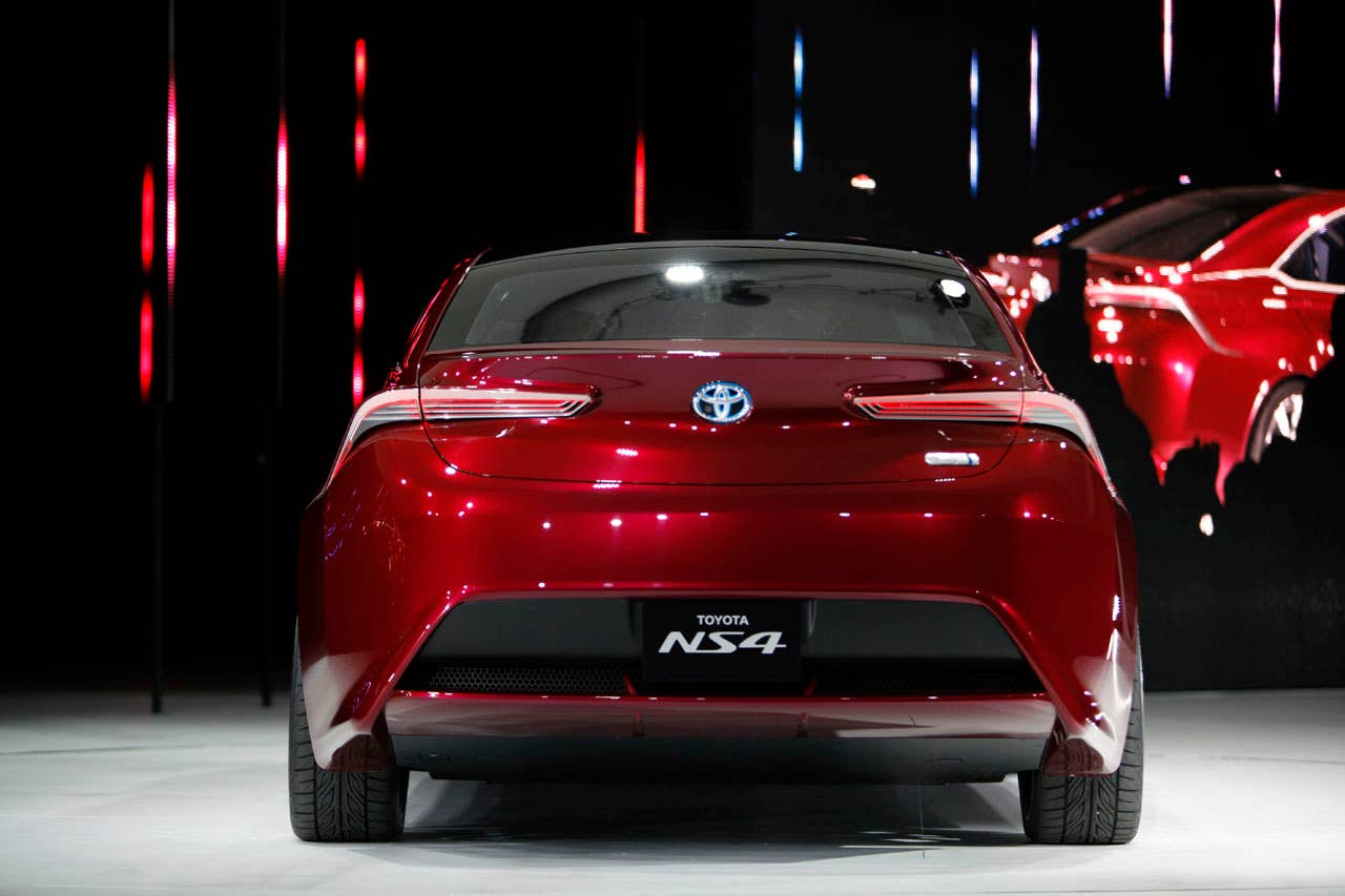 Toyota NS4 Plug-In Hybrid Concept rear