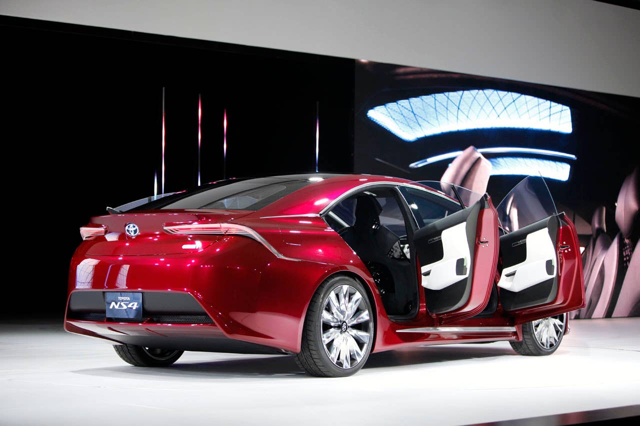 Toyota NS4 Plug-In Hybrid Concept doors open