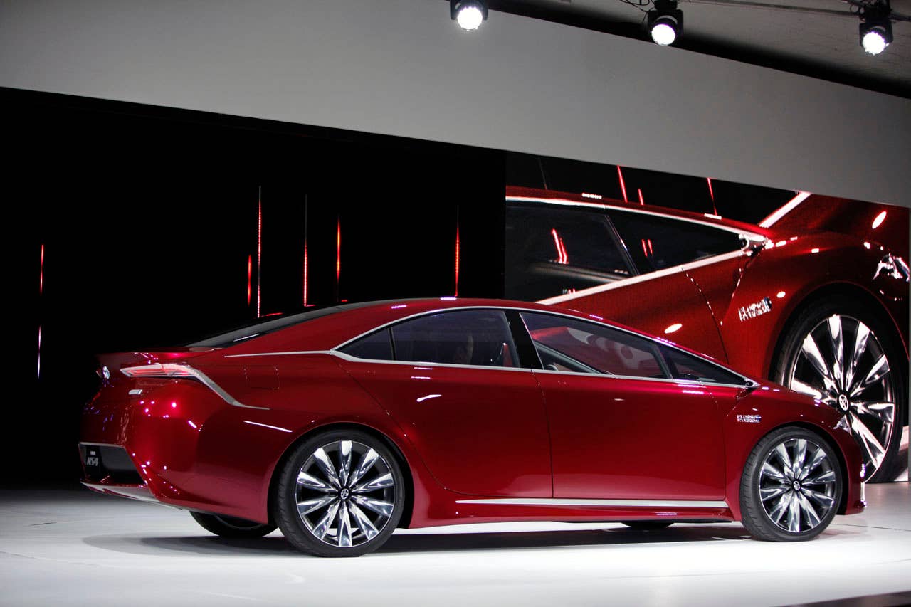 Toyota NS4 Plug-In Hybrid Concept side