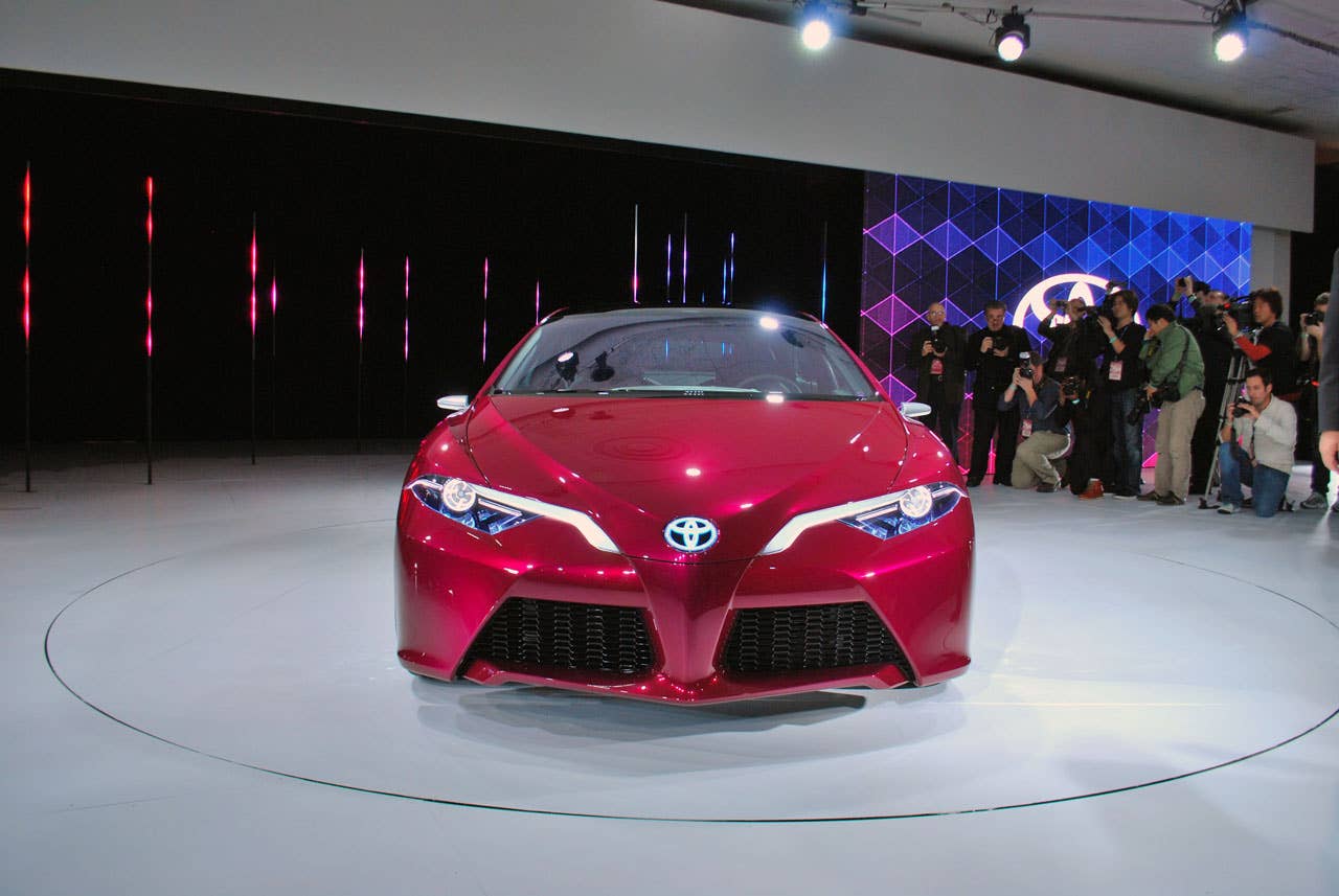 Toyota NS4 Plug-In Hybrid Concept front