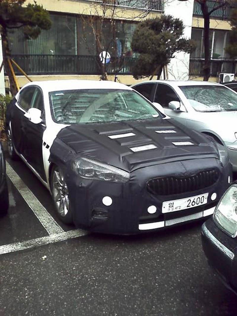 Kia K9 front disguised