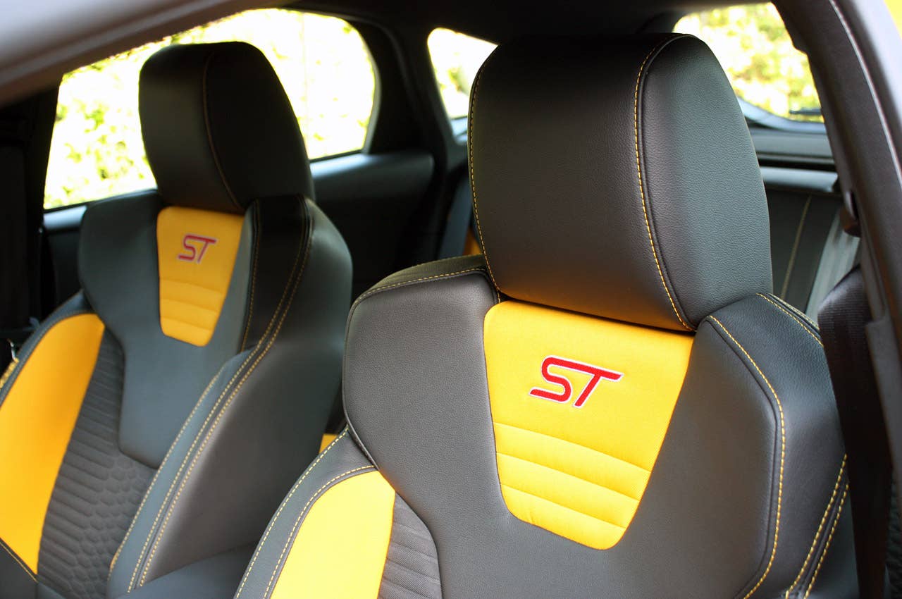 2013 Ford Focus ST front seats
