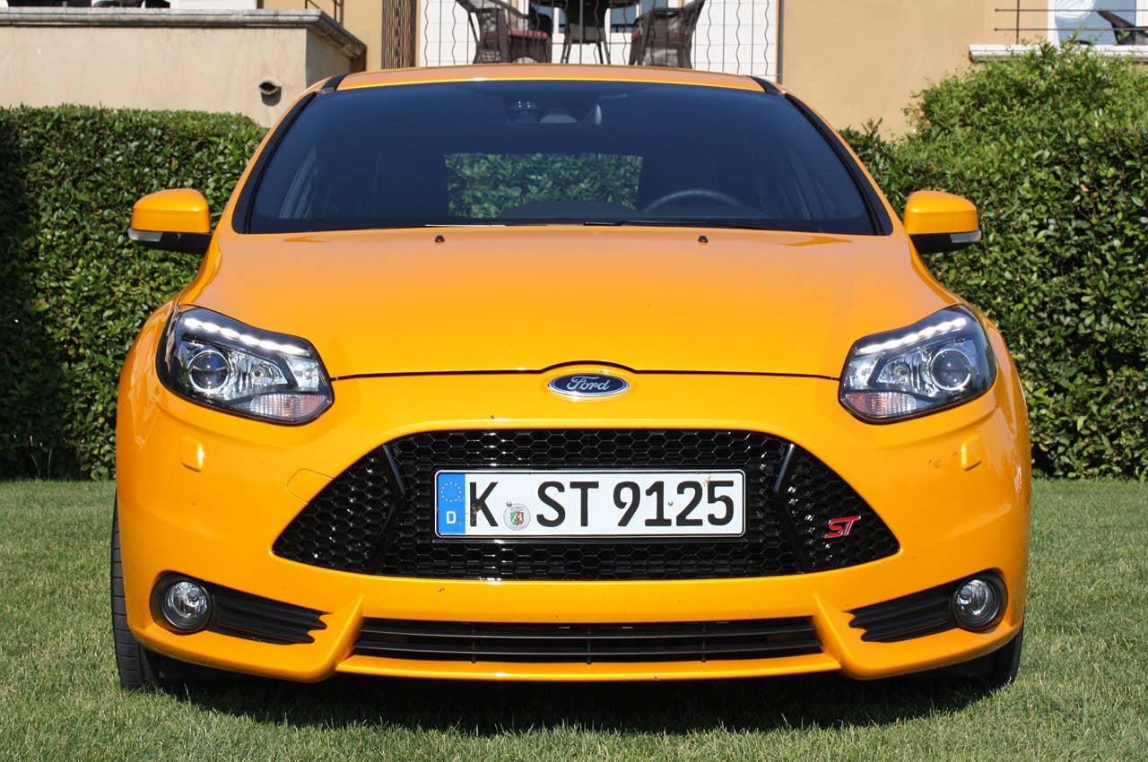 2013 Ford Focus ST front view
