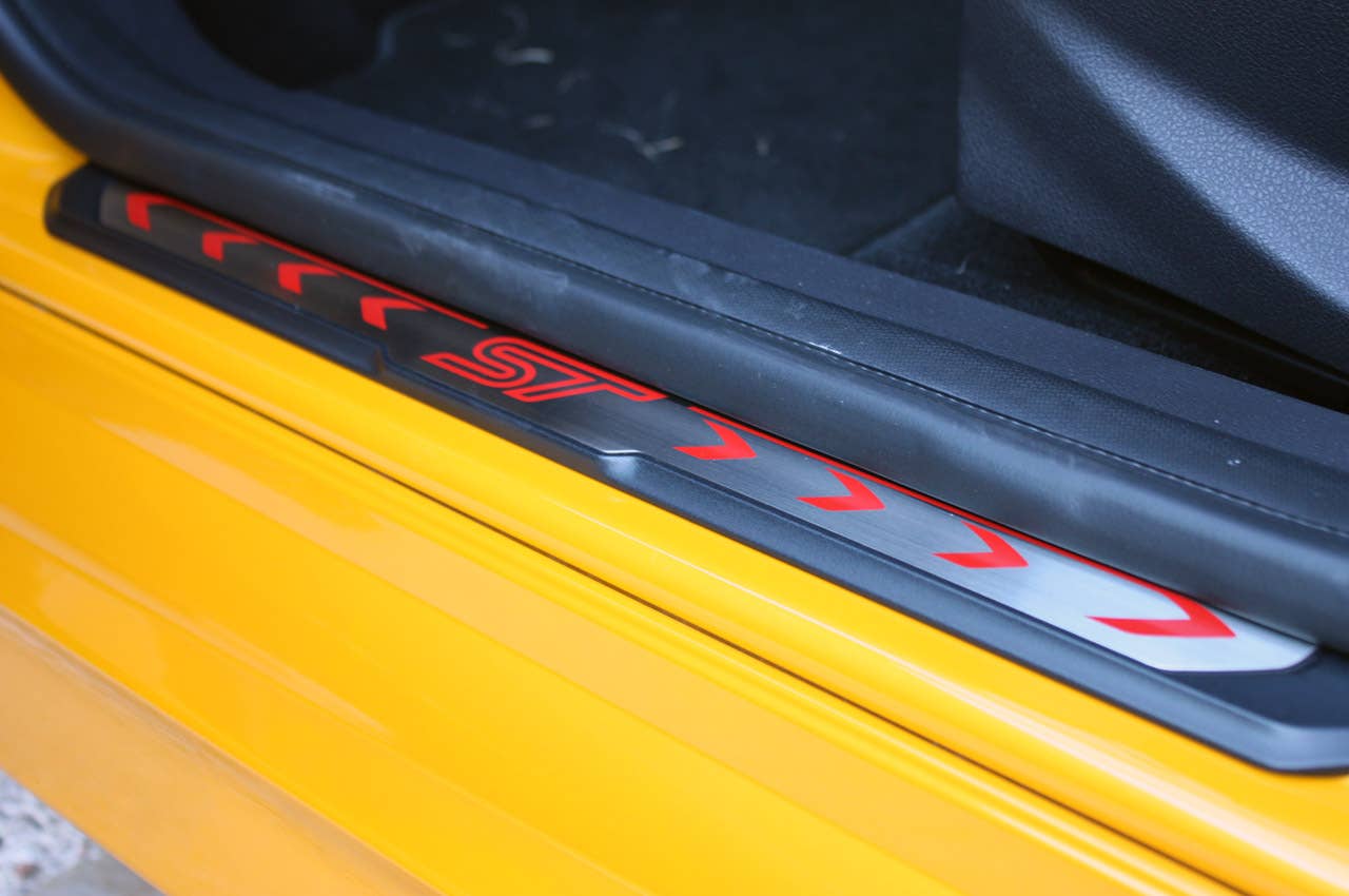 2013 Ford Focus ST sill plate