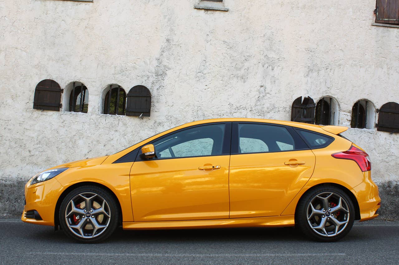 2013 Ford Focus ST side view