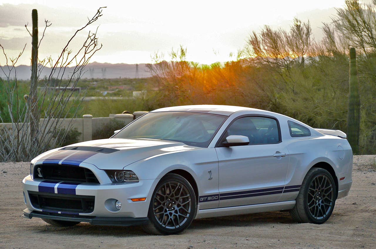 2013 Ford Shelby GT500 front 3/4 view