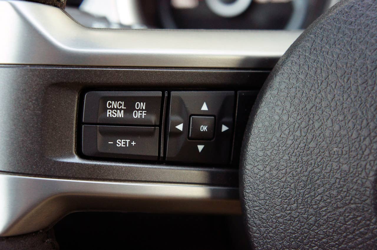 2013 Ford Shelby GT500 steering wheel controls