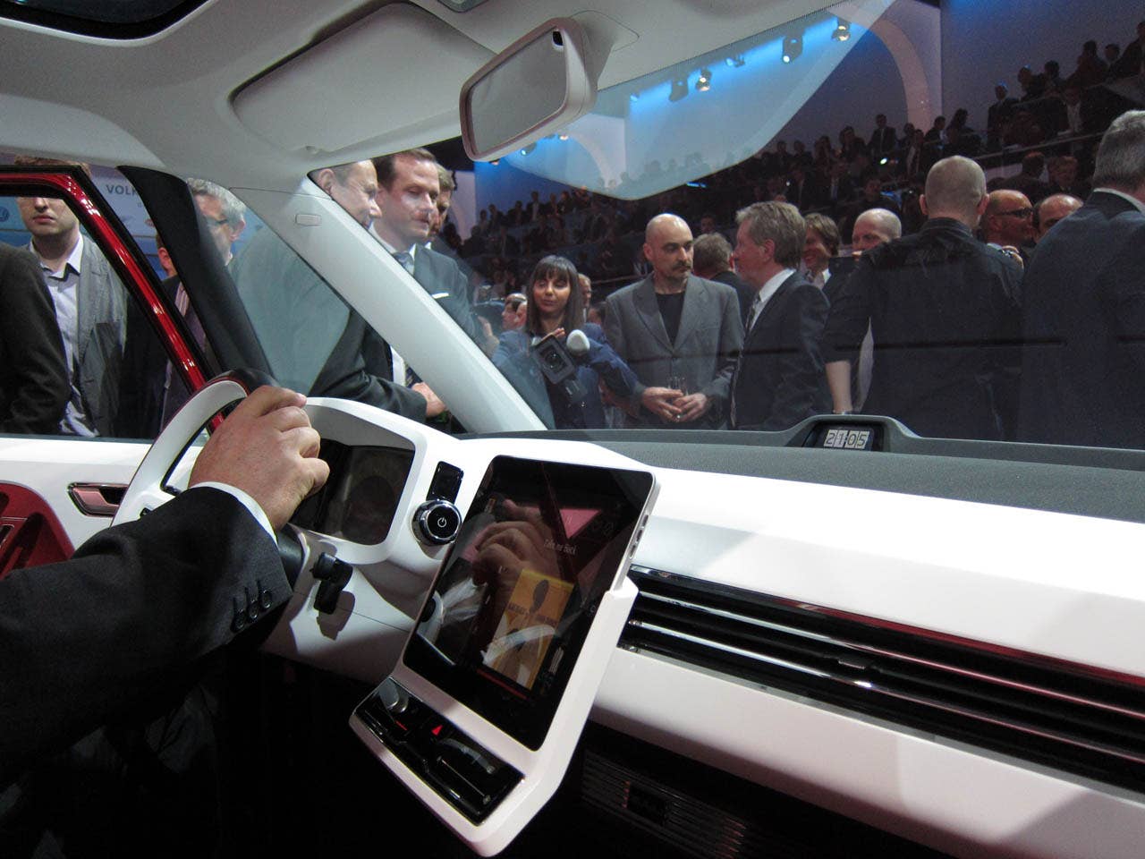 Volkswagen Bulli Concept: Geneva 2011