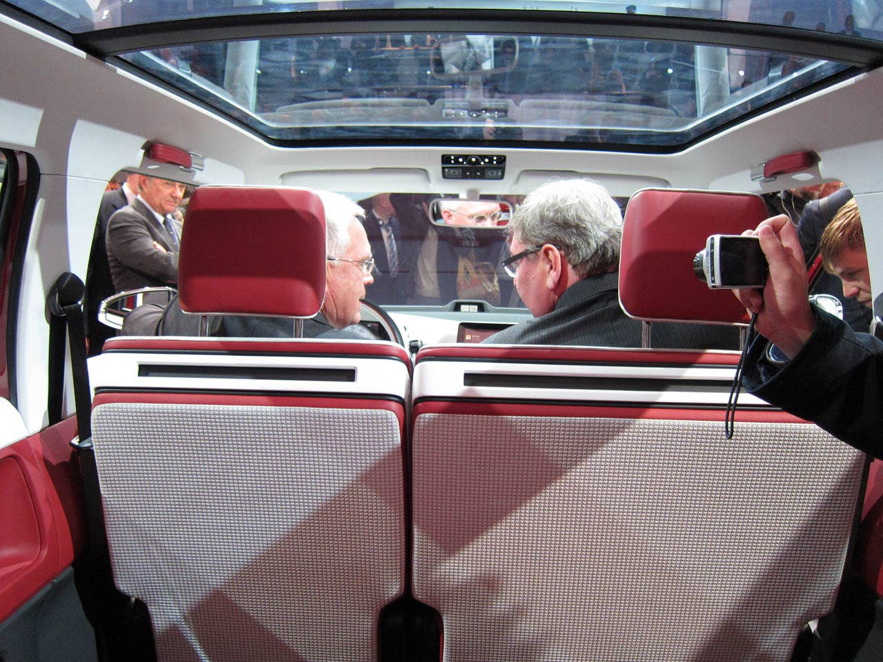 Volkswagen Bulli Concept: Geneva 2011