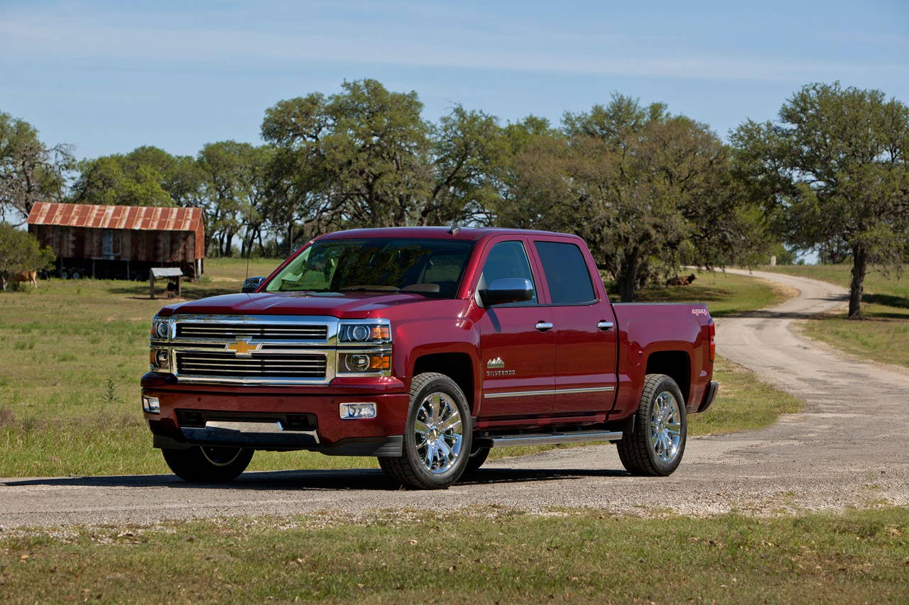 The 2014 Chevrolet Silverado High Country adds a new level of tough truck luxury to the lineup with a unique chrome grille with horizontal chrome bars, halogen projector headlamps and body-color front and rear bumpers. Unique 20-inch chrome wheels with P275/55R20 all-season tires are standard, as are chrome body side moldings, door handles and mirrors.