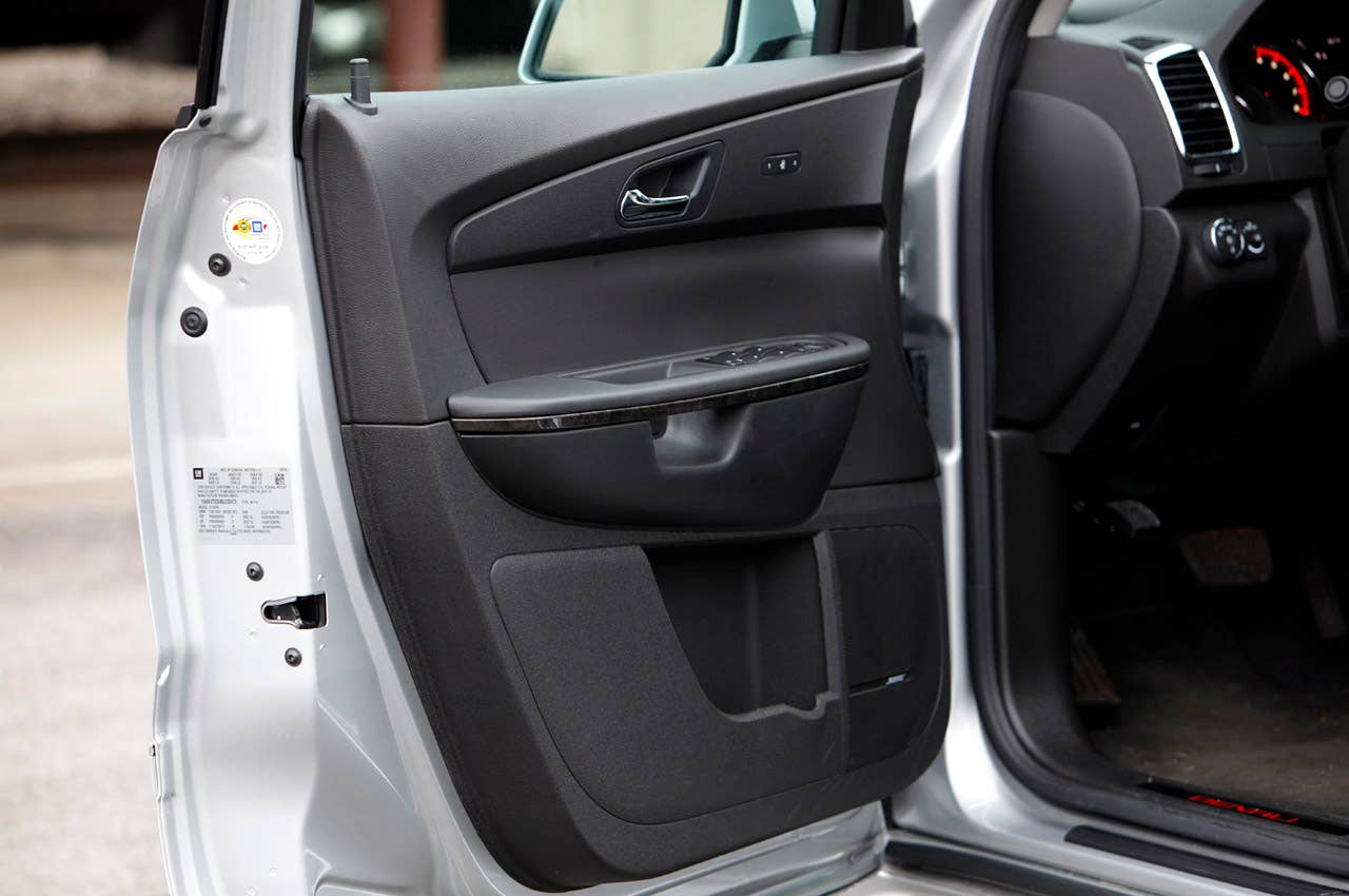2011 GMC Acadia Denali door panel
